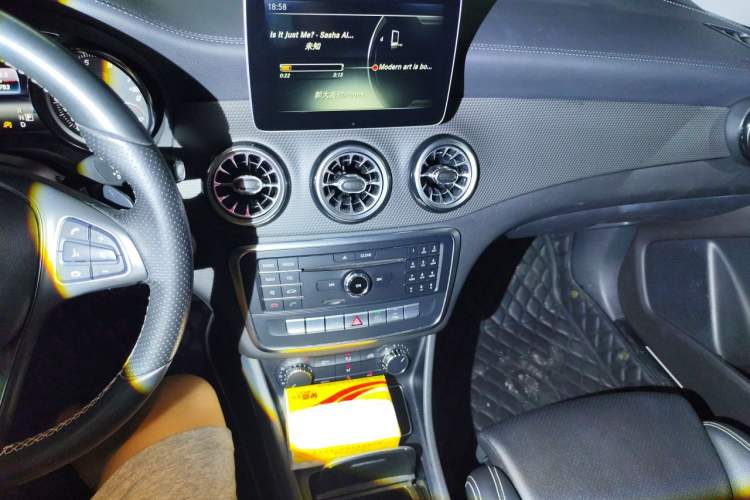 Used Mercedes-Benz GLA 2018 GLA 200 Fashion Model Audio And AC Panel