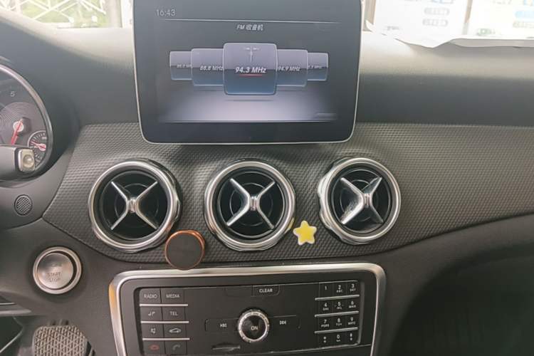 Used Mercedes-Benz GLA 2018 GLA 200 Sport Edition Audio And AC Panel