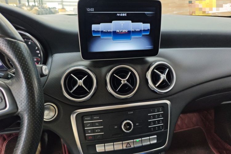 Used Mercedes-Benz GLA 2018 GLA 200 Sport Edition Audio And AC Panel