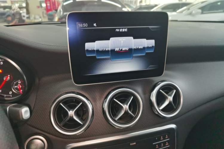 Used Mercedes-Benz GLA 2018 GLA 200 Fashion Model Audio And AC Panel