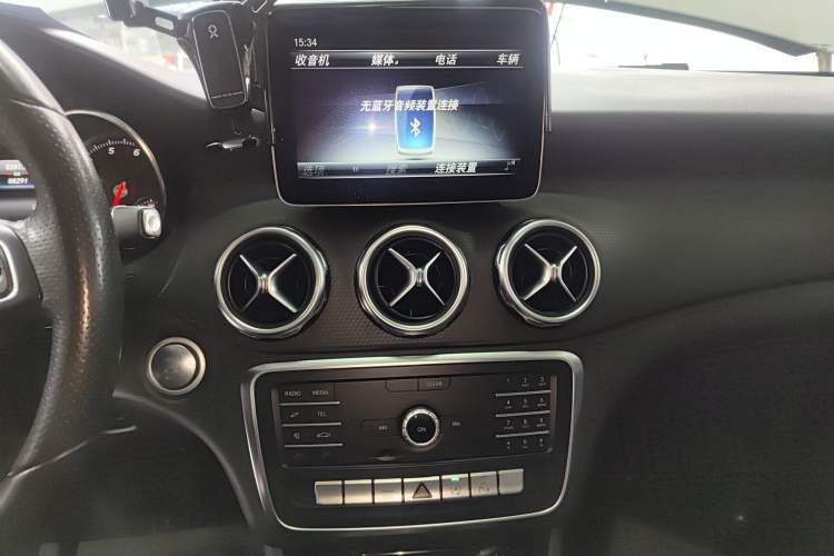 Used Mercedes-Benz GLA 2018 GLA 200 Sport Edition Audio And AC Panel