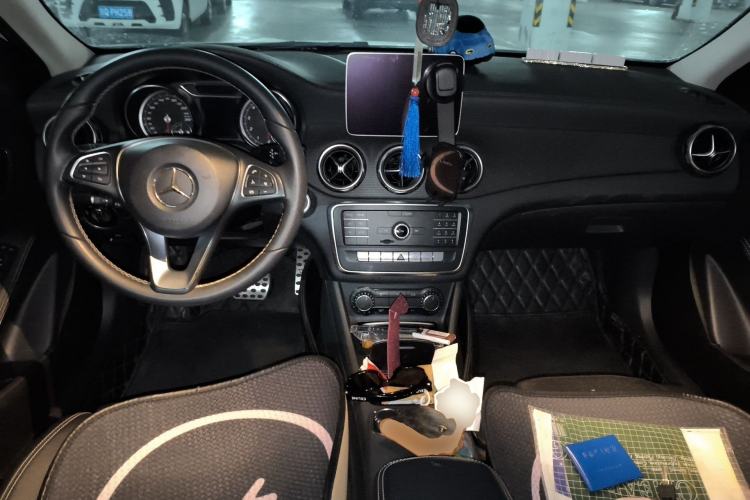Used Mercedes-Benz GLA 2018 GLA 200 Fashion Model Center Console