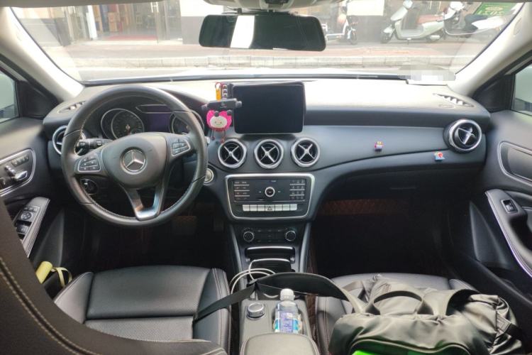 Used Mercedes-Benz GLA 2018 GLA 200 Fashion Model Center Console
