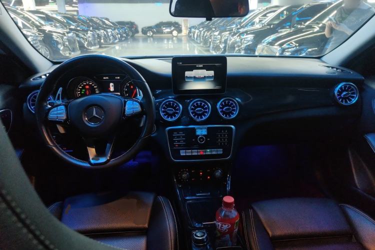 Used Mercedes-Benz GLA 2018 GLA 200 Sport Edition Center Console