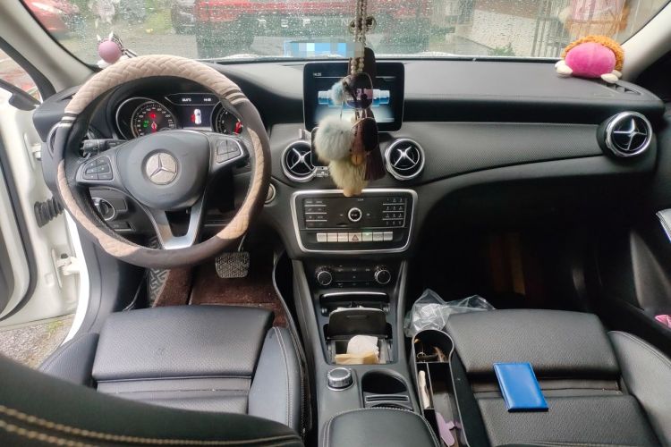 Used Mercedes-Benz GLA 2018 GLA 200 Fashion Model Center Console