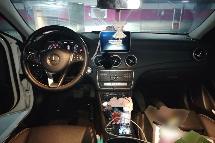 Used Mercedes-Benz GLA 2018 GLA 200 Fashion Model Center Console