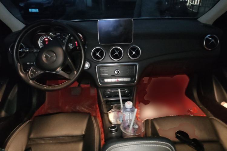 Used Mercedes-Benz GLA 2018 GLA 200 Fashion Model Center Console
