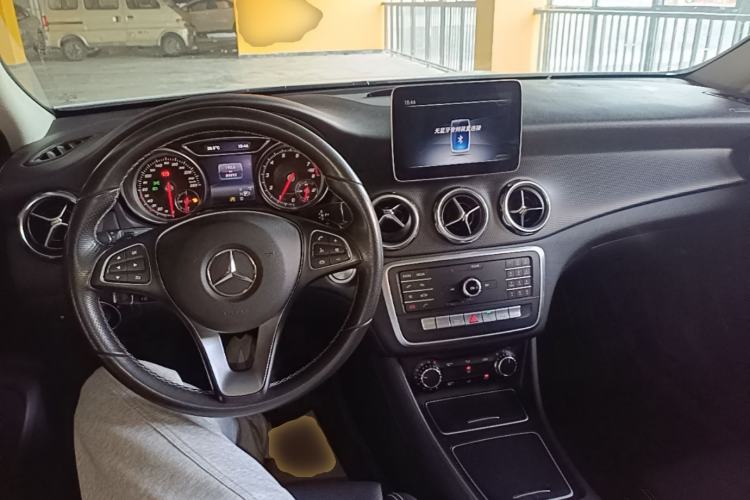 Used Mercedes-Benz GLA 2018 GLA 200 Sport Edition Center Console