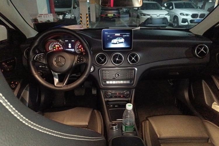 Used Mercedes-Benz GLA 2018 GLA 200 Sport Edition Center Console