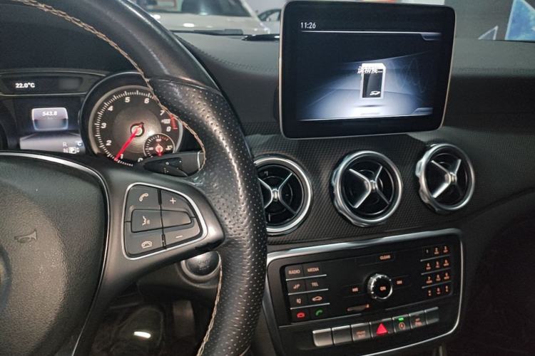 Used Mercedes-Benz GLA 2018 GLA 200 Fashion Model Center Console