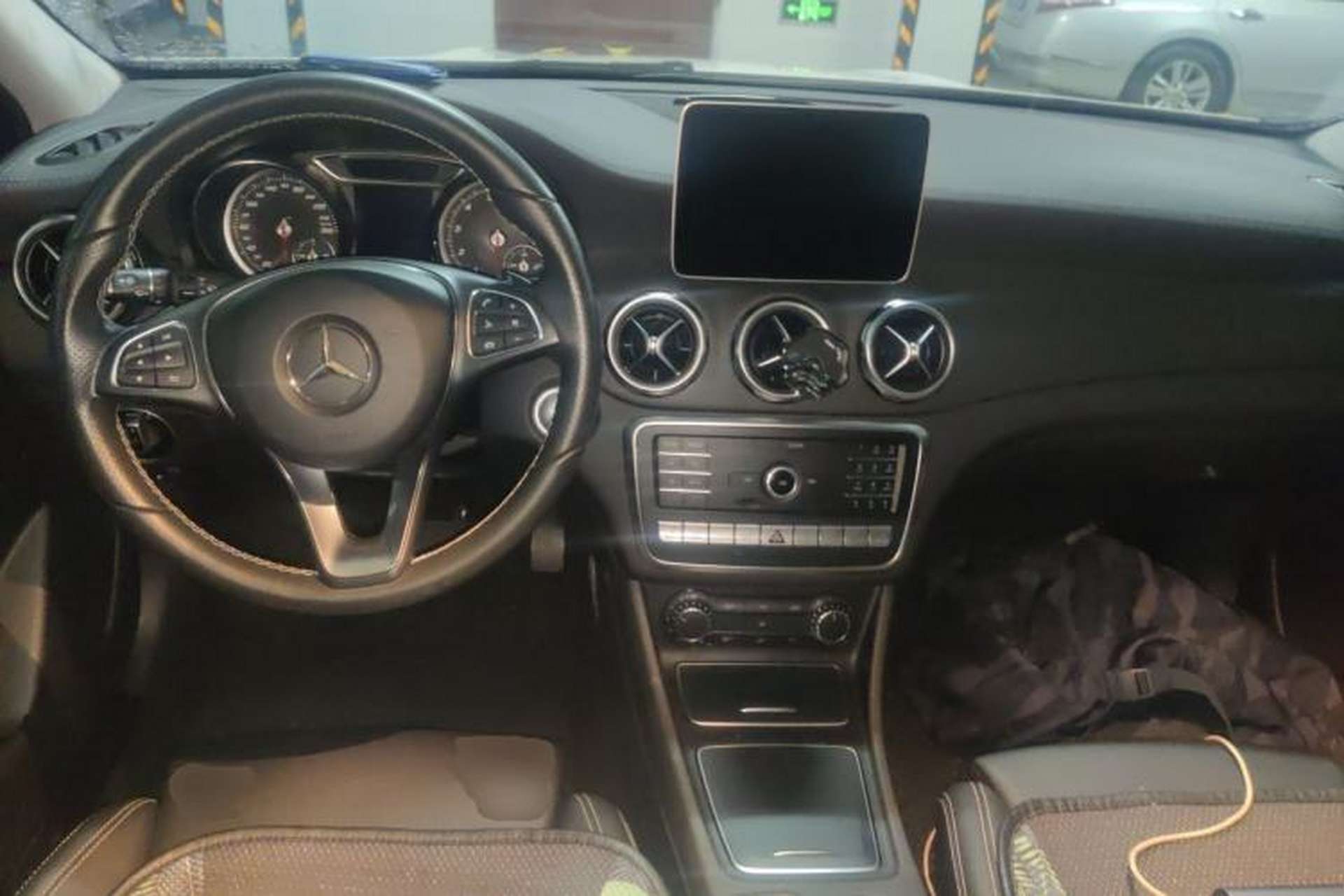 Used Mercedes-Benz GLA 2018 GLA 220 4MATIC Sport Edition Center Console
