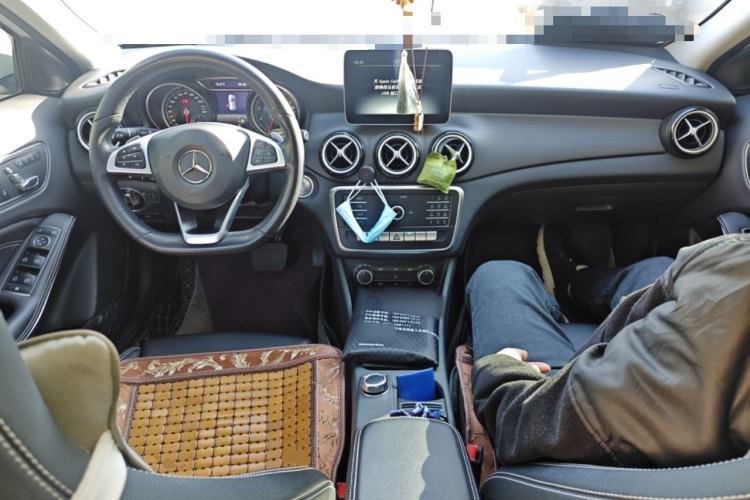 Used Mercedes-Benz GLA 2018 GLA 200 Sport Edition Center Console