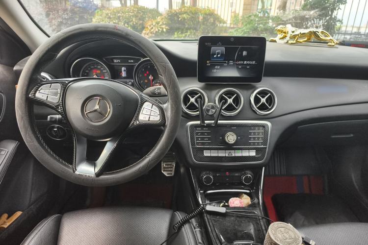 Used Mercedes-Benz GLA 2018 GLA 200 Sport Edition Center Console