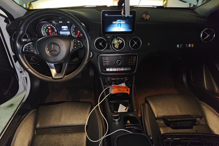 Used Mercedes-Benz GLA 2018 GLA 200 Sport Edition Center Console