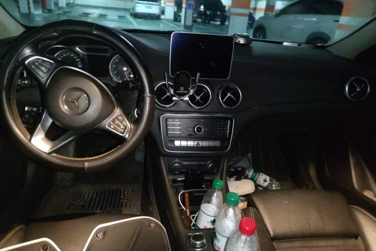 Used Mercedes-Benz GLA 2018 GLA 200 Fashion Model Center Console