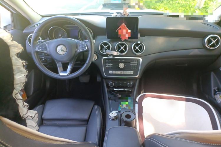 Used Mercedes-Benz GLA 2018 GLA 200 Sport Edition Center Console