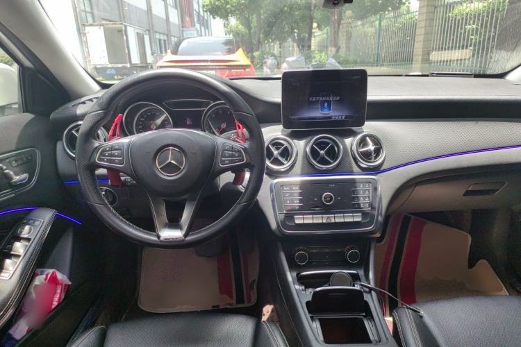 Used Mercedes-Benz GLA 2018 GLA 200 Fashion Model Center Console