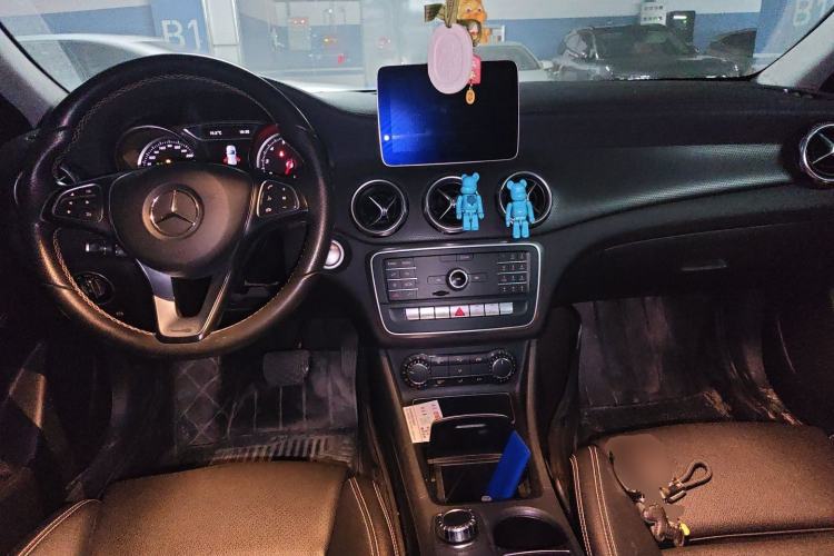 Used Mercedes-Benz GLA 2018 GLA 200 Fashion Model Center Console