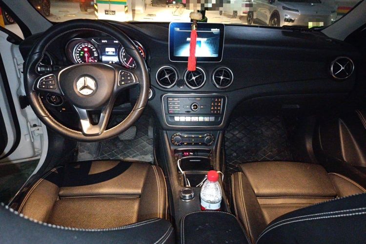 Used Mercedes-Benz GLA 2018 GLA 200 Sport Edition Center Console