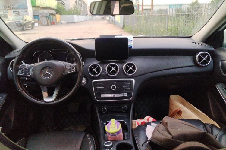 Used Mercedes-Benz GLA 2018 GLA 200 Sport Edition Center Console