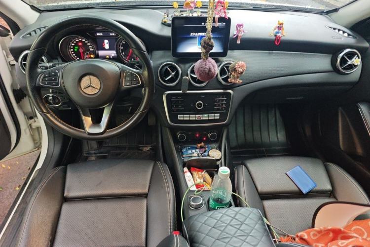 Used Mercedes-Benz GLA 2018 GLA 200 Sport Edition Center Console