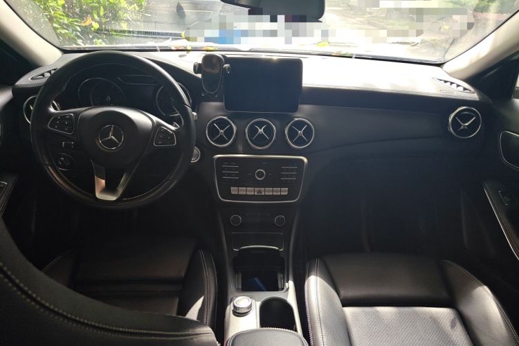 Used Mercedes-Benz GLA 2018 GLA 200 Fashion Model Center Console