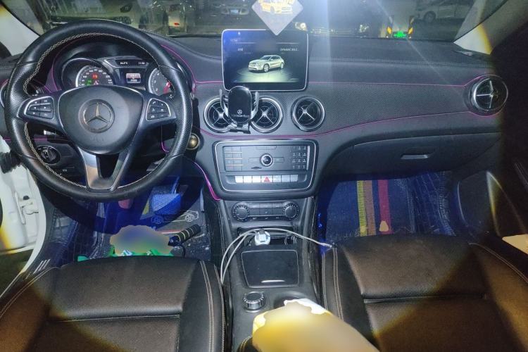 Used Mercedes-Benz GLA 2018 GLA 200 Fashion Model Center Console