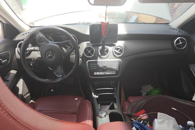 Used Mercedes-Benz GLA 2018 GLA 200 Sport Edition Center Console