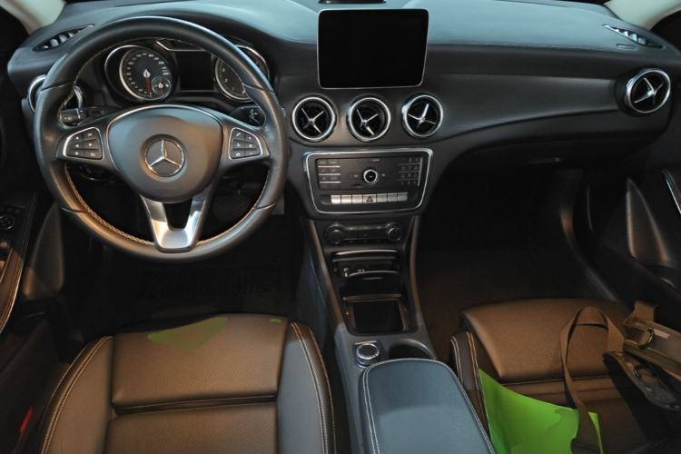 Used Mercedes-Benz GLA 2018 GLA 200 Fashion Model Center Console