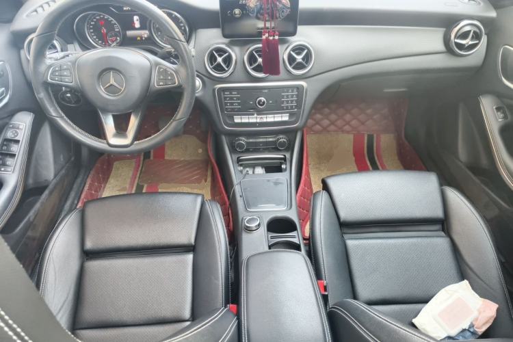 Used Mercedes-Benz GLA 2018 GLA 200 Sport Edition Center Console
