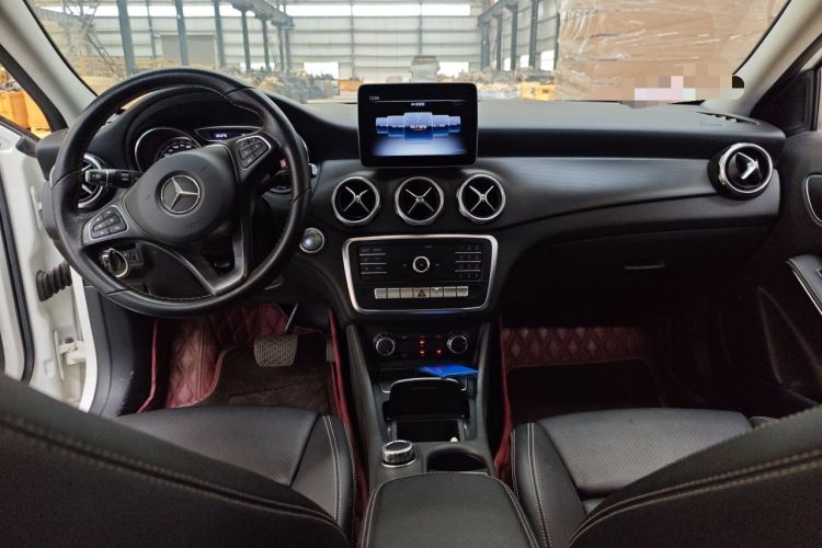 Used Mercedes-Benz GLA 2018 GLA 200 Sport Edition Center Console
