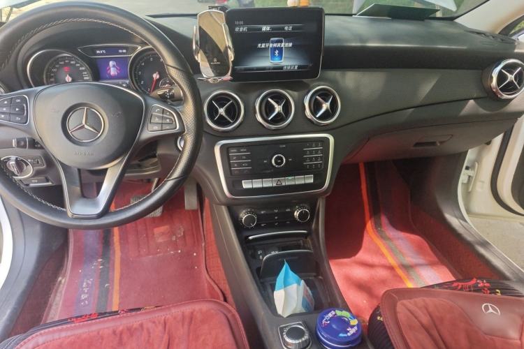 Used Mercedes-Benz GLA 2018 GLA 200 Sport Edition Center Console
