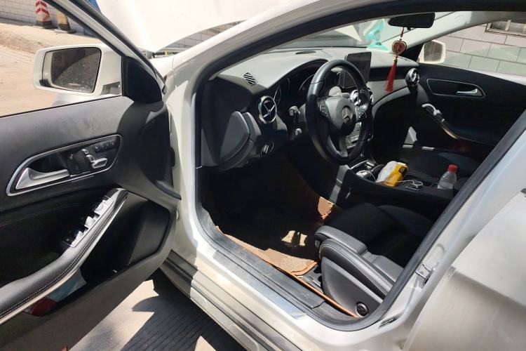 Used Mercedes-Benz GLA 2018 GLA 200 Sport Edition Driver Seat