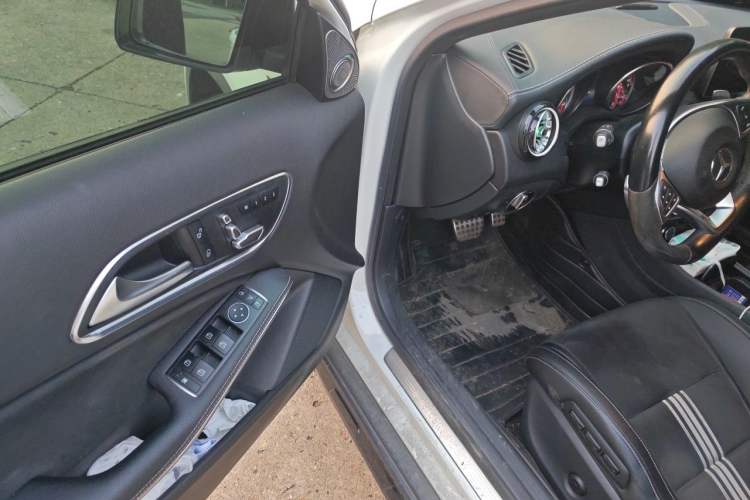 Used Mercedes-Benz GLA 2018 GLA 200 Polar Limited Edition Driver Seat