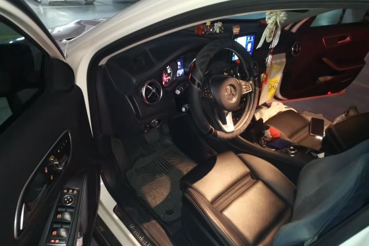 Used Mercedes-Benz GLA 2018 GLA 220 4MATIC Sport Edition Driver Seat