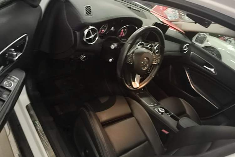 Used Mercedes-Benz GLA 2018 GLA 200 Fashion Model Driver Seat