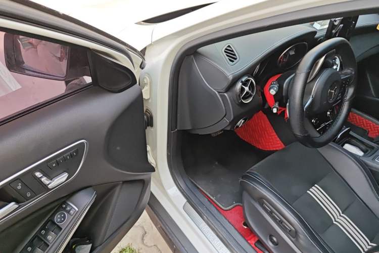 Used Mercedes-Benz GLA 2018 GLA 200 Polar Limited Edition Driver Seat