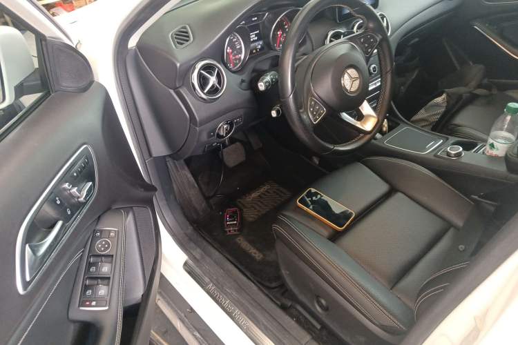 Used Mercedes-Benz GLA 2018 GLA 200 Sport Edition Driver Seat