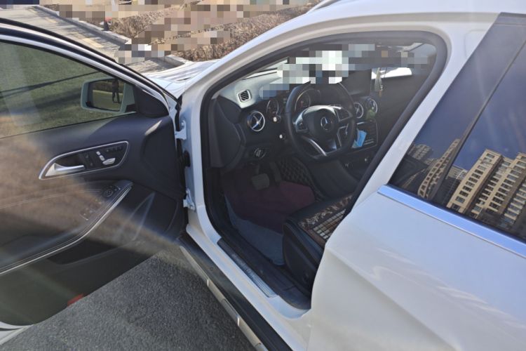 Used Mercedes-Benz GLA 2018 GLA 200 Sport Edition Driver Seat