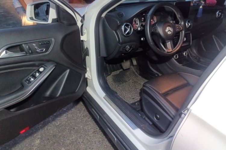 Used Mercedes-Benz GLA 2018 GLA 200 Sport Edition Driver Seat