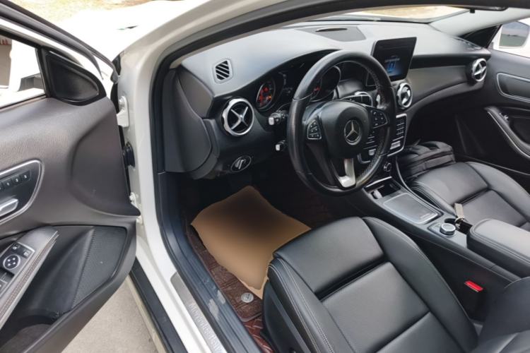 Used Mercedes-Benz GLA 2018 GLA 200 Sport Edition Driver Seat