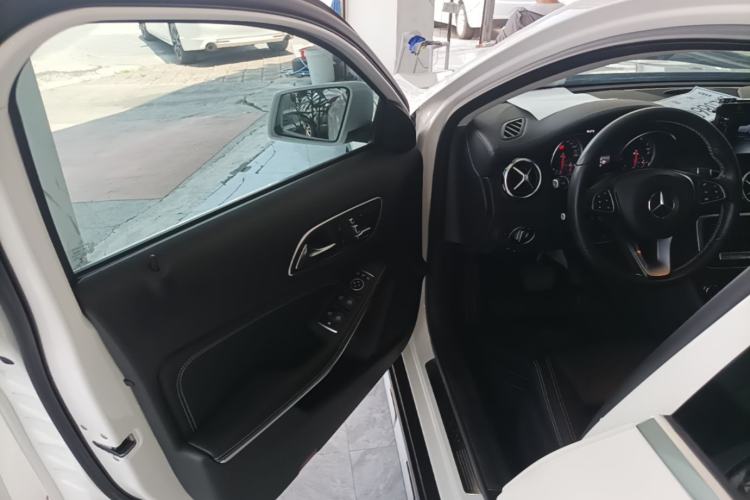 Used Mercedes-Benz GLA 2018 GLA 200 Fashion Model Driver Seat