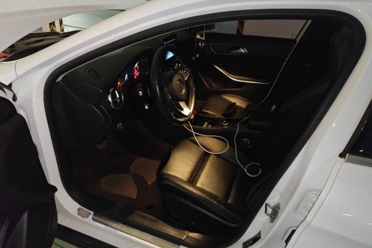 Used Mercedes-Benz GLA 2018 GLA 200 Sport Edition Driver Seat