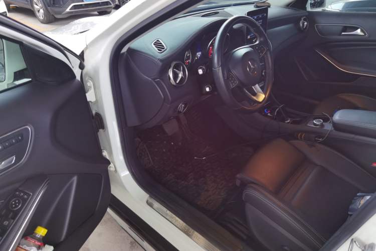 Used Mercedes-Benz GLA 2018 GLA 200 Fashion Model Driver Seat