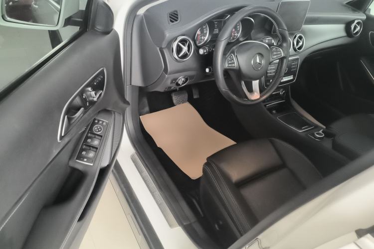 Used Mercedes-Benz GLA 2018 GLA 200 Fashion Model Driver Seat