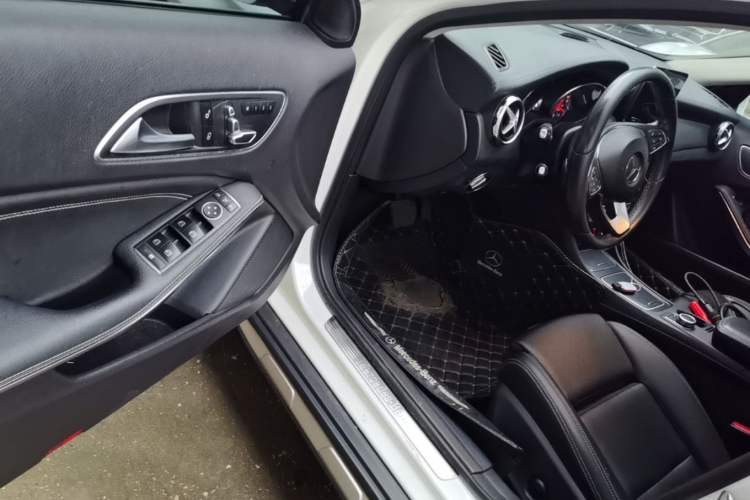 Used Mercedes-Benz GLA 2018 GLA 200 Fashion Model Driver Seat