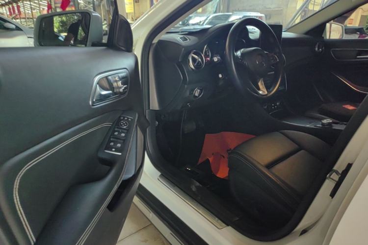 Used Mercedes-Benz GLA 2018 GLA 200 Fashion Model Driver Seat