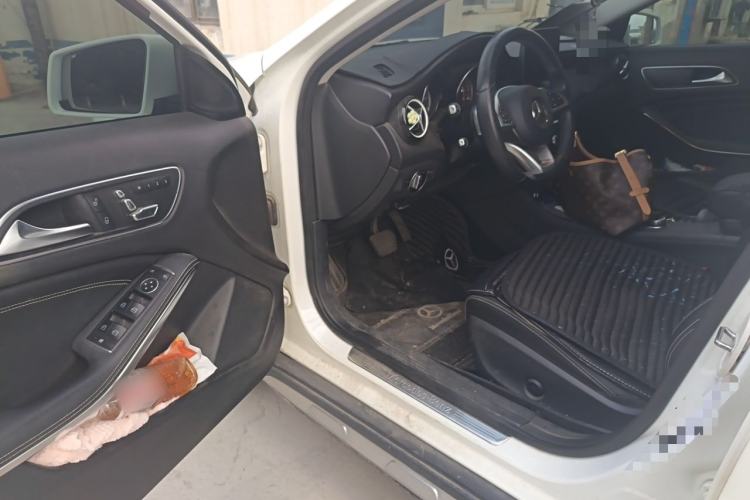 Used Mercedes-Benz GLA 2018 GLA 200 Sport Edition Driver Seat