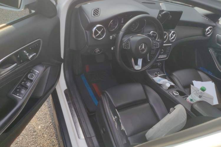 Used Mercedes-Benz GLA 2018 GLA 200 Sport Edition Driver Seat