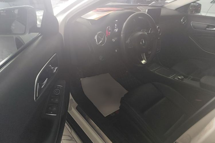 Used Mercedes-Benz GLA 2018 GLA 200 Fashion Model Driver Seat